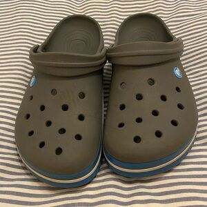 Mens 8 Women’s 10 Crocs!